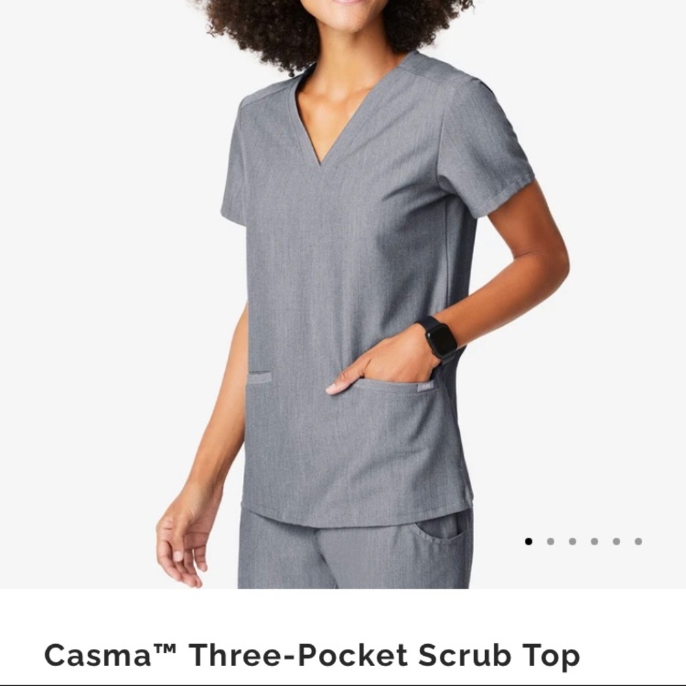 FIGS Casma Three-Pocket Scrub Top - Graphite